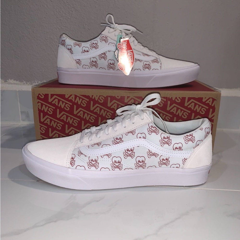 Brand new RARE Vans Cold Hearted Size 11.5